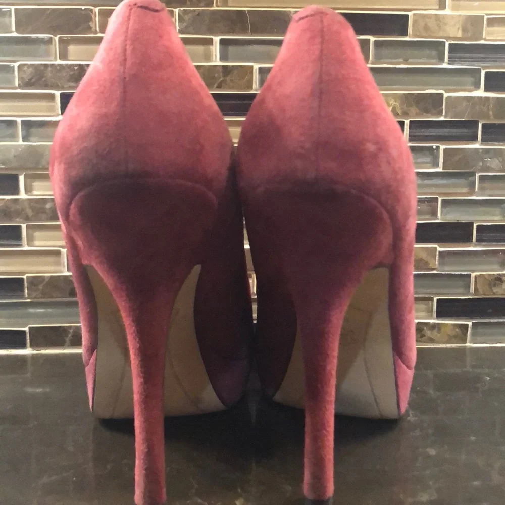 Joan &‎ David suede red cranberry suede heels